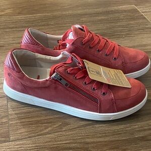 NEW! Spenco Santa Catalina Sneaker Nubuck metallic leather zip/tie sporty & bold